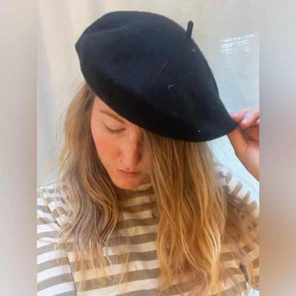 VINTAGE 100% Wool Black Beret (OS) - Picture 1 of 5